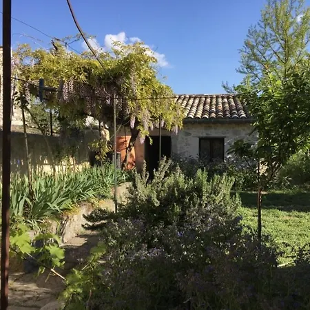 דירה Un Mazet En Famille Dans Le Jardin *