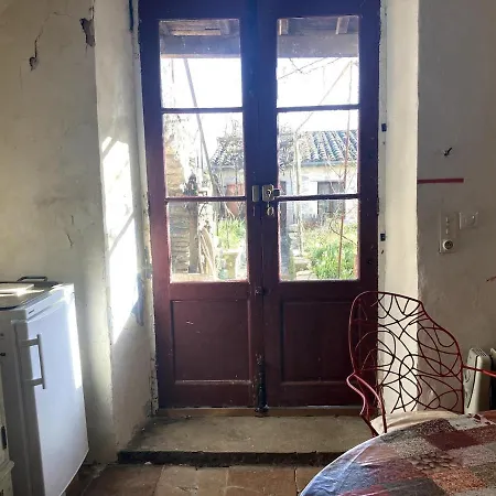 דירה Un Mazet En Famille Dans Le Jardin סנט-היפוליט-דו-פורט