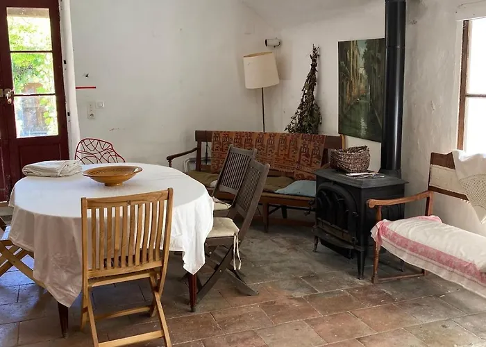 Apartmán Un Mazet En Famille Dans Le Jardin Saint-Hippolyte-du-Fort