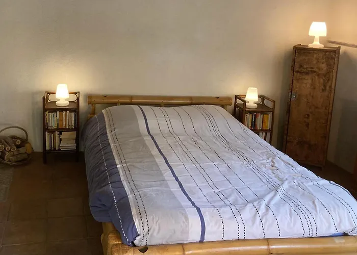 Apartmán Un Mazet En Famille Dans Le Jardin Saint-Hippolyte-du-Fort